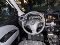 Usata Opel Combo 120 CV (88 kW) 2012 Bianco SUV