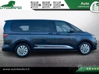 Usata VW Multivan Life 177 CV (130 kW) 2025 Blu Monovolume