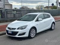 Usata Opel Astra 140 CV (102 kW) 2015 Bianco Berlina