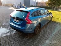 Usata Volvo V60 120 CV (88 kW) 2016 Blu Station wagon