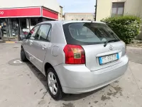 Usata Toyota Corolla 97 CV (71 kW) 2003 Argento Berlina
