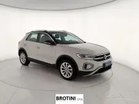 Usata VW T-Roc Style 150 CV (110 kW) 2023 Grigio SUV
