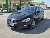 Usata Volvo V60 Summum 120 CV (88 kW) 2017 Nero Station wagon