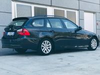 usata BMW 318 i Touring Luxury Benzina