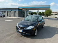 Usata Lancia Ypsilon 69 CV (50 kW) 2017 Bluazzurro Utilitaria