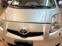 Usata Toyota Yaris 65 CV (47 kW) 2007 Grigio Utilitaria