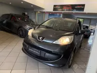 Usata Peugeot 107 68 CV (50 kW) 2007 Grigio Utilitaria