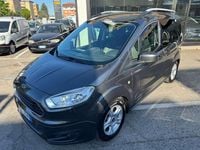 Begagnad Ford Tourneo Titanium 75 HK (55 kW) 2016 Grå Van