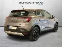 Usata Renault Captur Equilibre 94 CV (69 kW) 2023 Grigio chiaro SUV