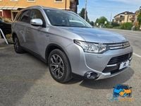 Usata Mitsubishi Outlander P-HEV Instyle 121 CV (88 kW) 2015 Grigio SUV