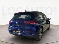 Usata VW Golf VIII Life 110 CV (80 kW) 2024 Blu Berlina