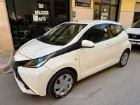 Usata Toyota Aygo 69 CV (50 kW) 2015 Bianco Utilitaria
