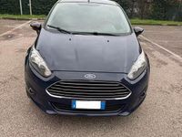 Usata Ford Fiesta 95 CV (69 kW) 2016 Blu Berlina