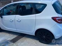 Usata Opel Meriva Cosmo 120 CV (88 kW) 2014 Bianco Monovolume