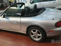 Usata Mazda MX5 110 CV (80 kW) 2001 Grigio Cabrio
