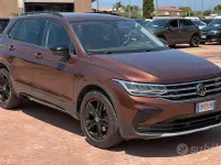 Usata VW Tiguan Comfortline 150 CV (110 kW) 2022 Marrone SUV