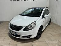 Usata Opel Corsa 125 CV (91 kW) 2009 Bianco Coupé