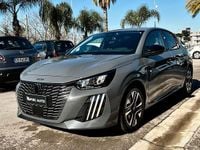 Usata Peugeot 208 Allure 101 CV (74 kW) 2025 Grigio Utilitaria