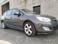 Usata Opel Astra Business 110 CV (80 kW) 2012 Grigio Station wagon