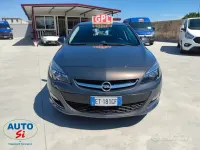 Usata Opel Astra 140 CV (102 kW) 2013 Grigio Berlina