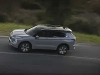 Nuova Mitsubishi Outlander Inform 306 CV (225 kW) 2026 Argento SUV