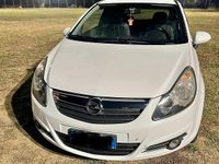 Usata Opel Corsa Edition 95 CV (69 kW) 2010 Bianco Berlina