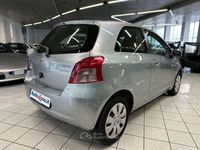 Usata Toyota Yaris Sol 69 CV (50 kW) 2006 Argento Utilitaria