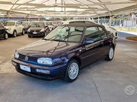 Usata VW Golf Cabriolet 101 CV (74 kW) 1995 Blu Cabrio