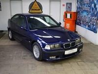 Usata BMW 323 Compact 170 CV (125 kW) 1999 Blu Utilitaria