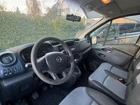 Usata Opel Vivaro 120 CV (88 kW) 2015 Grigio Monovolume