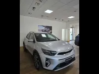 Usata Kia Stonic Style 99 CV (72 kW) 2023 Argento SUV