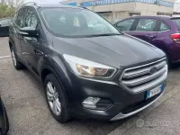 Usata Ford Kuga Business Edition 120 CV (88 kW) 2017 Grigio SUV