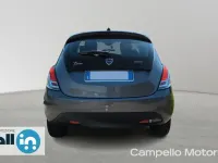 Usata Lancia Ypsilon Silver 69 CV (50 kW) 2023 Grigio pietra metallizzato Utilitaria
