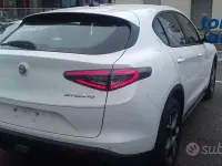 Nuova Alfa Romeo Stelvio Sprint 160 CV (117 kW) 2026 Bianco SUV