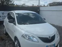 Usata Lancia Ypsilon Platinum 69 CV (50 kW) 2016 Bianco Utilitaria