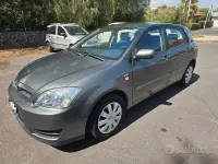 Usata Toyota Corolla 90 CV (66 kW) 2005 Grigio Berlina