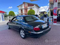 Usata Jaguar S-Type R 238 CV (175 kW) 2001 Verde Berlina