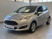 Usata Ford Fiesta Titanium 60 CV (44 kW) 2016 Grigio Utilitaria