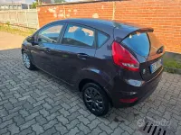 Usata Ford Fiesta 92 CV (67 kW) 2010 Marrone Berlina
