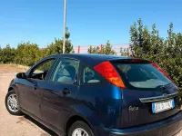 Begagnad Ford Focus 100 HK (73 kW) 2001 Svart Sedan