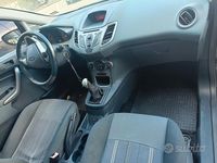 Usata Ford Fiesta 70 CV (51 kW) 2009 Grigio Utilitaria