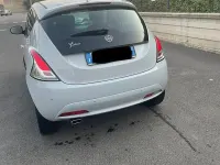 Usata Lancia Ypsilon 95 CV (69 kW) 2016 Utilitaria