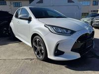 Nuova Toyota Yaris Hybrid Lounge 131 CV (96 kW) 2025 Bianco Utilitaria
