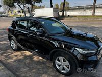 Usata Volvo XC40 Momentum 129 CV (94 kW) 2020 Nero SUV
