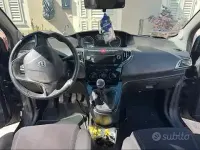 Usata Lancia Ypsilon 60 CV (44 kW) 2012 Nero Utilitaria