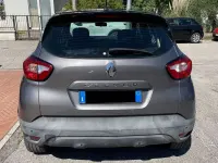 Usata Renault Captur Zen 110 CV (80 kW) 2017 Grigio SUV