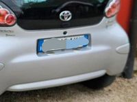 Gebraucht Toyota Aygo 69 PS (50 kW) 2011 Grau Kleinwagen