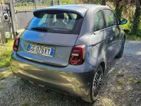 Usata Fiat 500e La Prima 86 kW (118 CV) 2022 Grigio Utilitaria