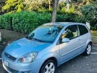Usata Ford Fiesta 75 CV (55 kW) 2007 Bluazzurro Utilitaria