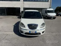 Usata Lancia Musa 77 CV (56 kW) 2012 Bianco Monovolume